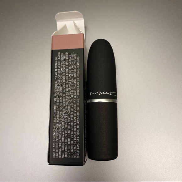 MAC “Ripened” Powder Kiss Lipstick 918 - Picture 10 of 15